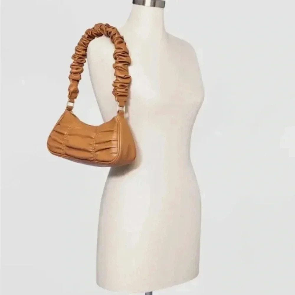 Wild Fable | Scrunch Handle Bag - Picture 3 of 3